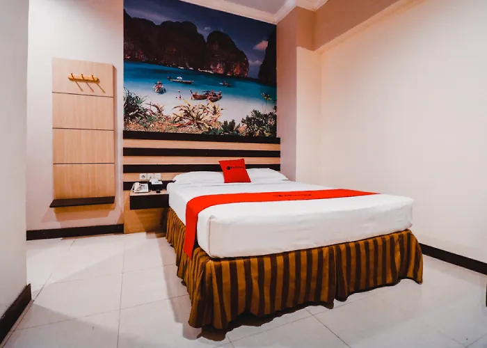 Reddoorz Plus Near Makassar Town Square