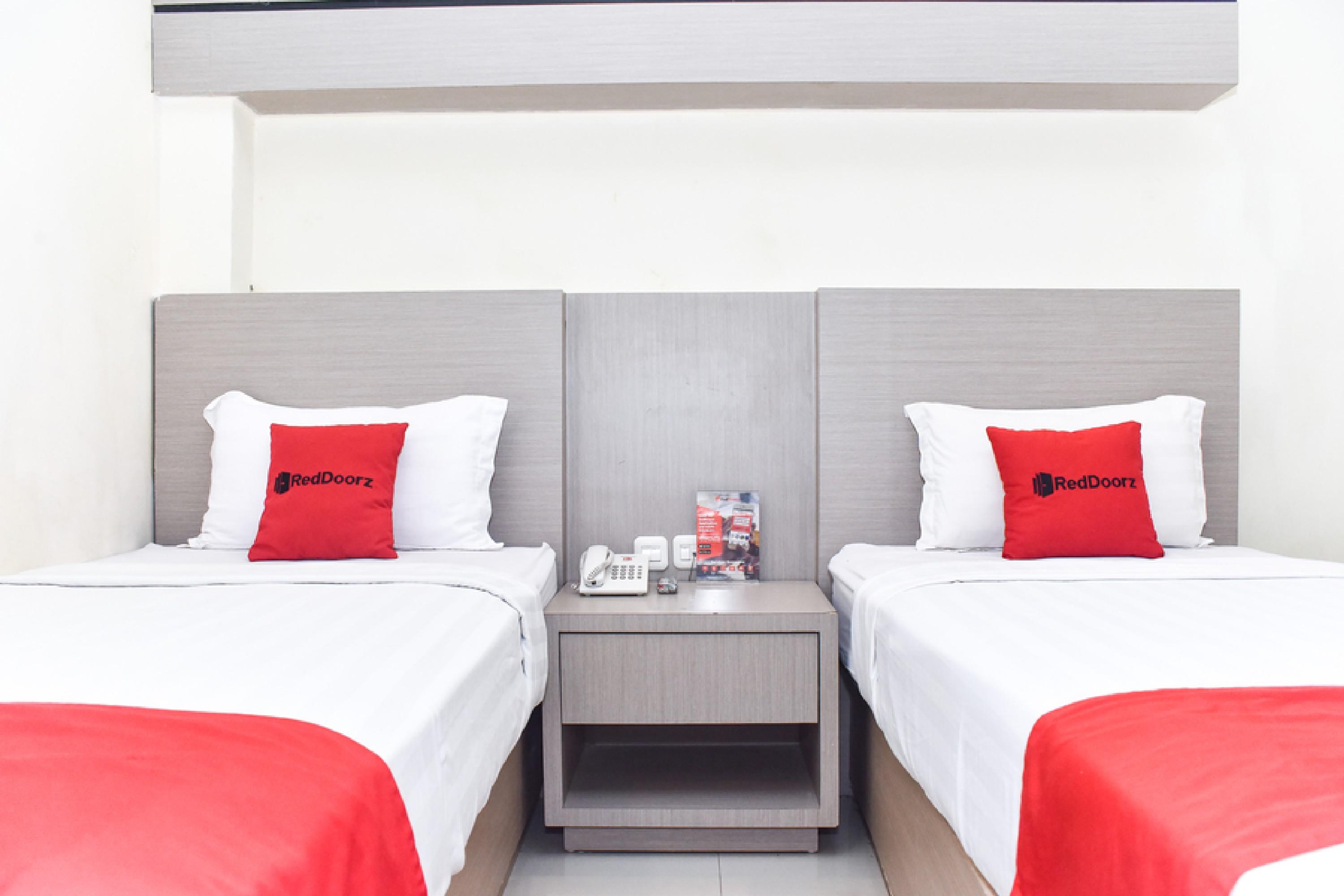 Hotel Reddoorz Near Town Square Makassar
