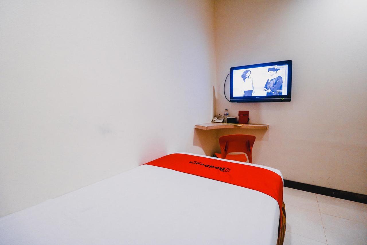 Reddoorz Near Town Square Hotel Makassar